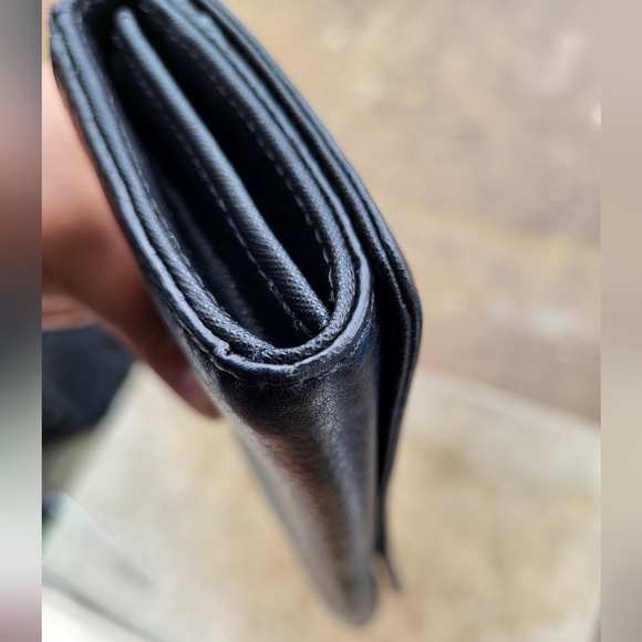 Michael Kors Fulton Black Leather Wallet-EUC - Picture 11 of 13